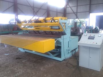 Construction Reinforcing Mesh Welding Machine , Fully Automatic Fencing Machine